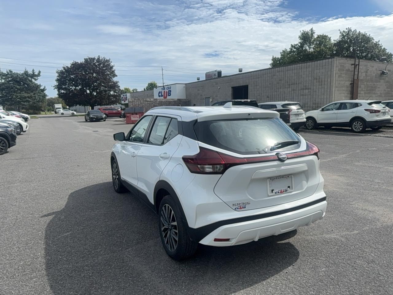 2025 Nissan Kicks Play SV
