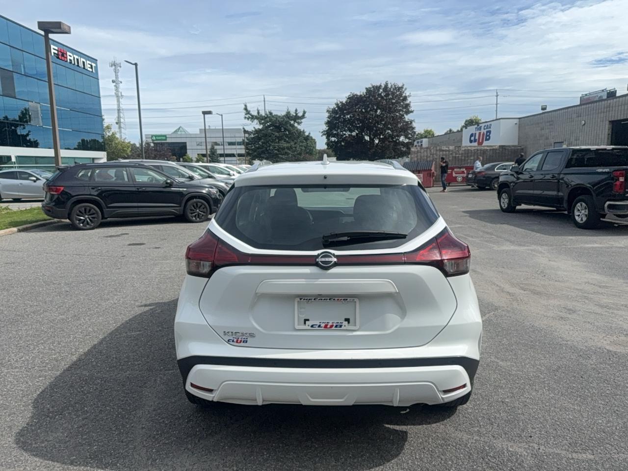 2025 Nissan Kicks Play SV