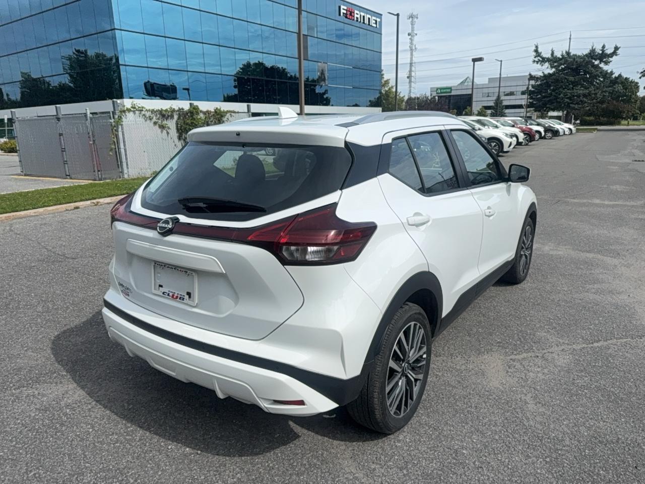 2025 Nissan Kicks Play SV