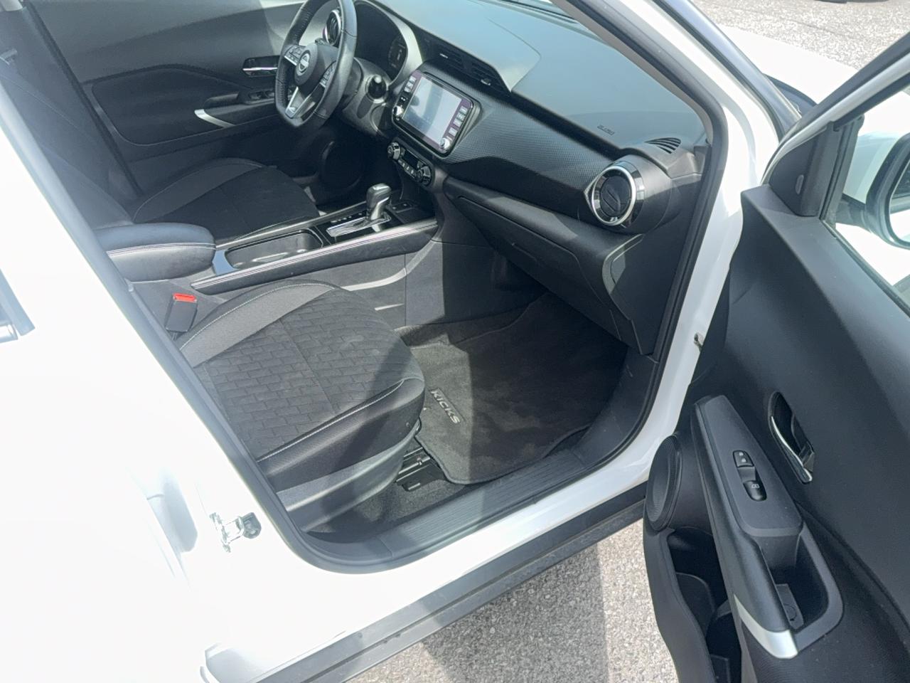 2025 Nissan Kicks Play SV