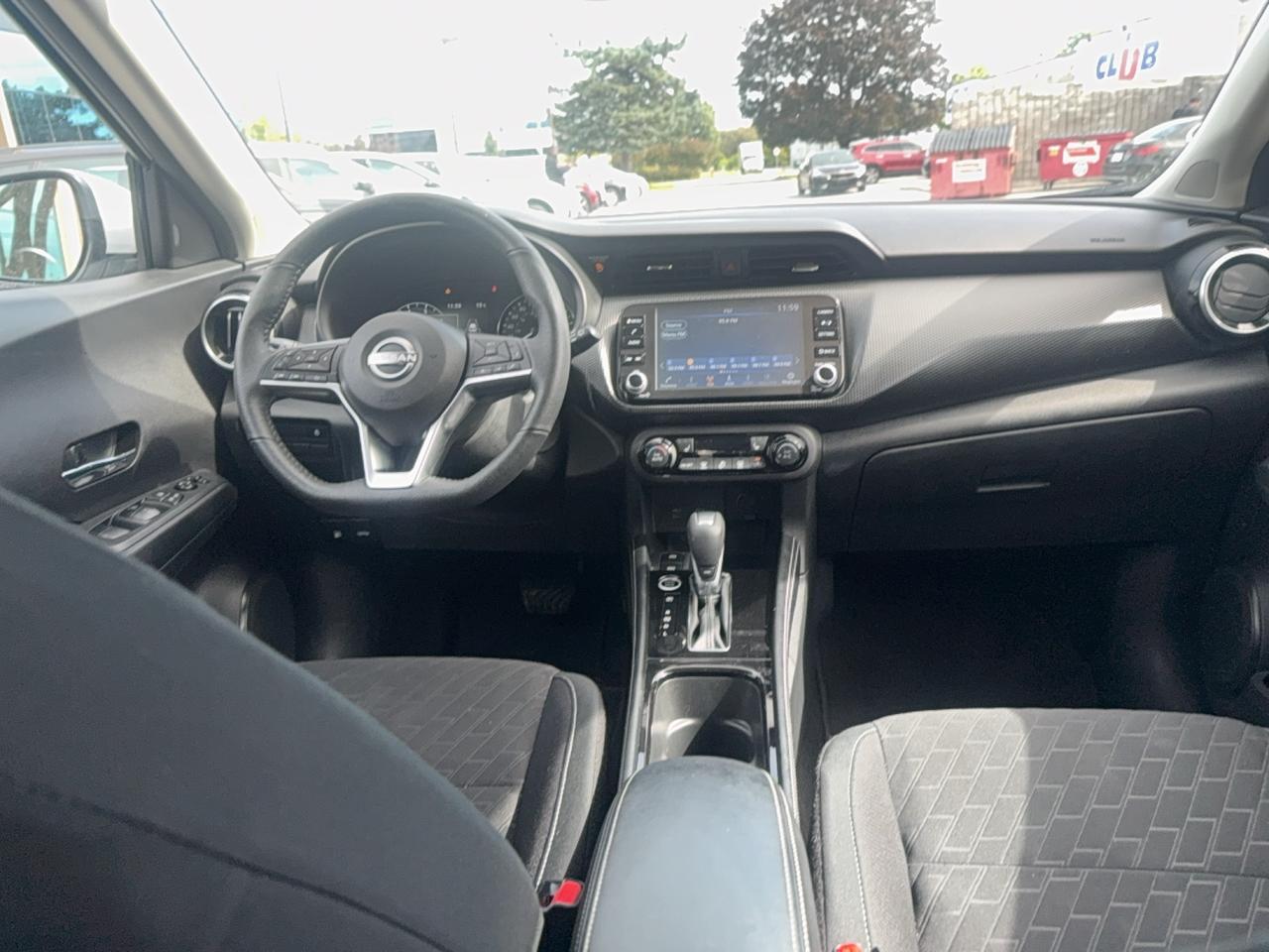 2025 Nissan Kicks Play SV