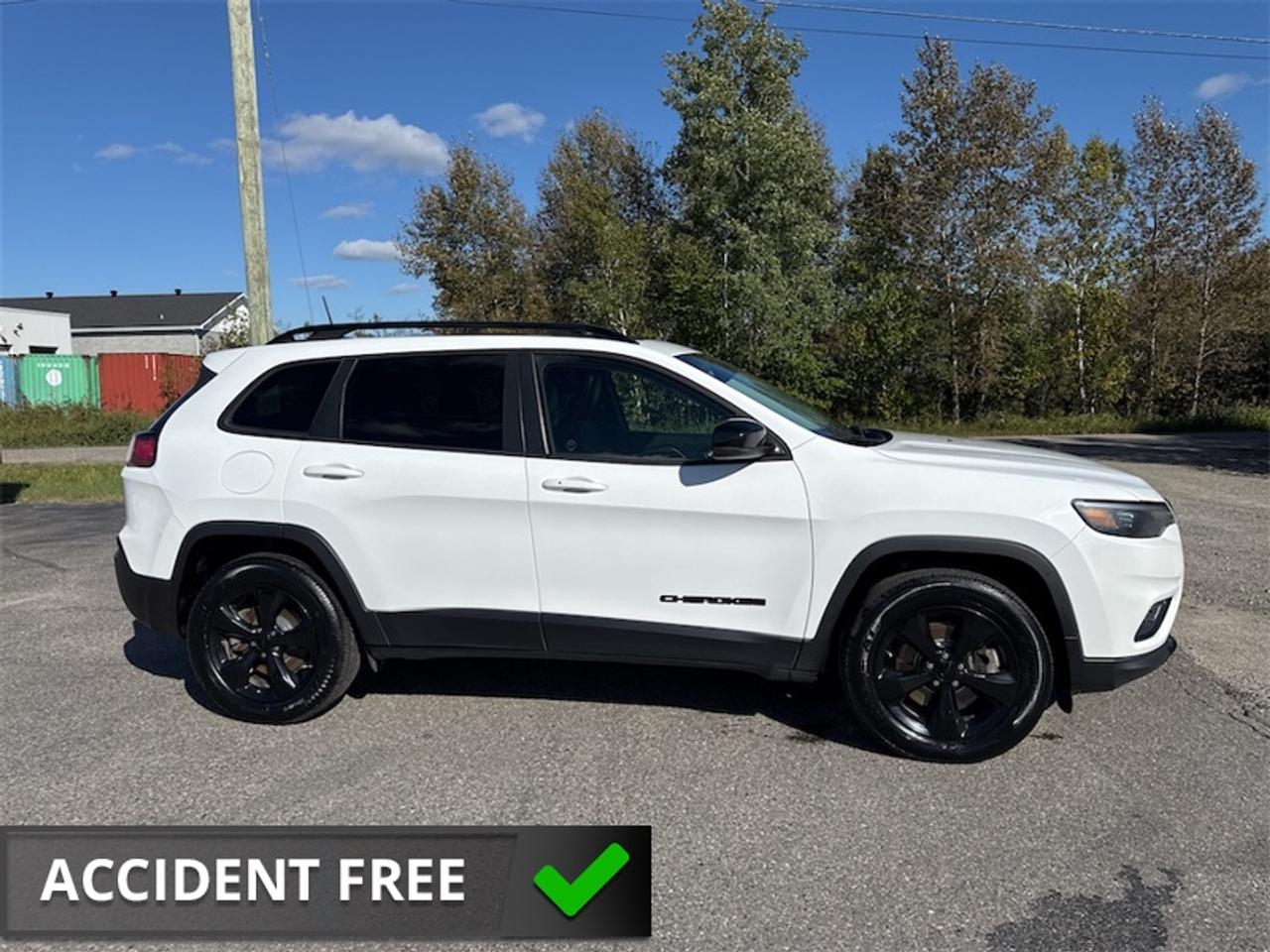 2022 Jeep Cherokee Altitude  Panoramic Sunroof - Low Mileage Photo5