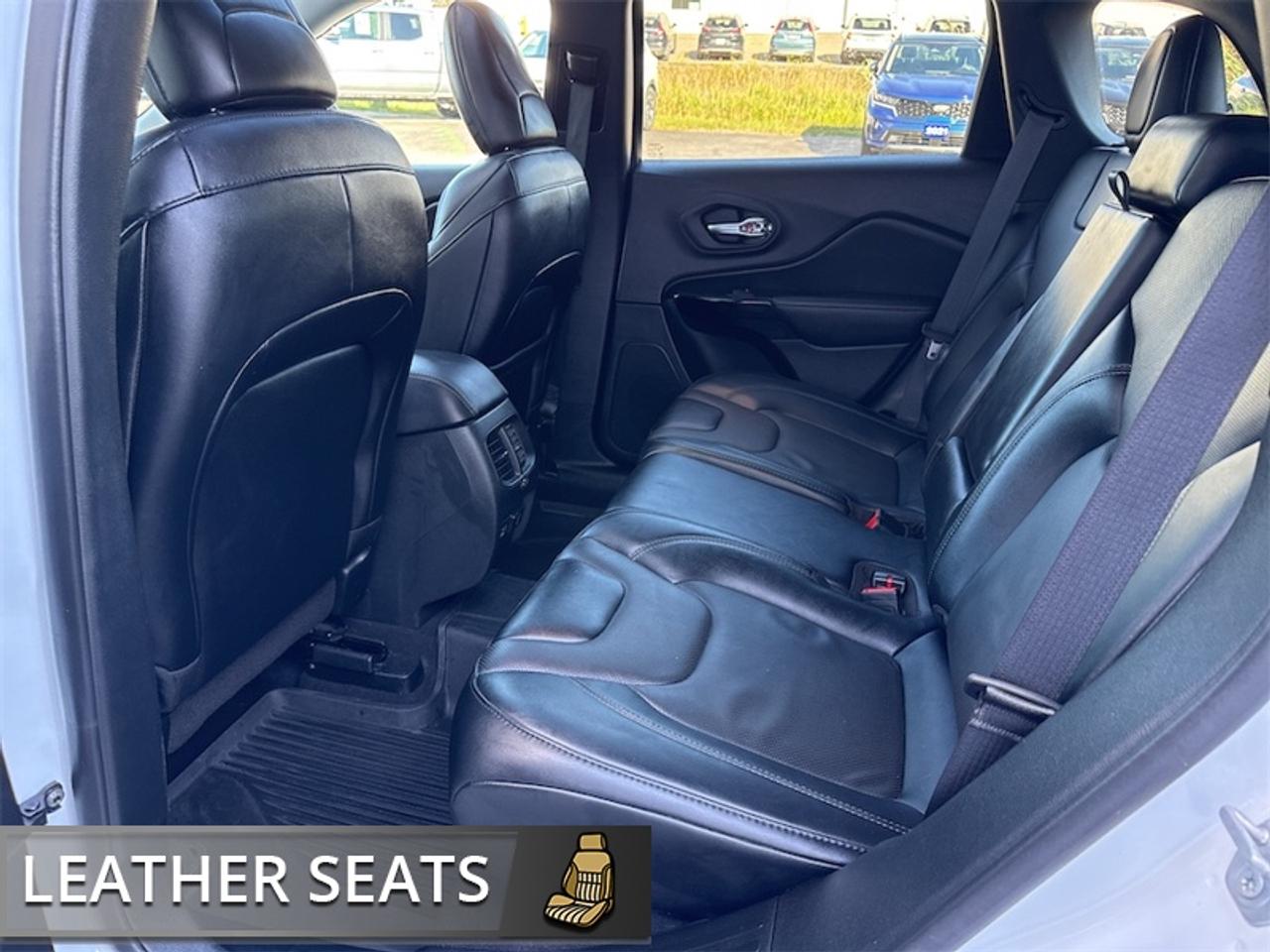 2022 Jeep Cherokee Altitude  Panoramic Sunroof - Low Mileage Photo