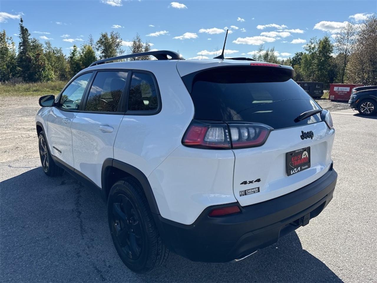 2022 Jeep Cherokee Altitude  Panoramic Sunroof - Low Mileage Photo