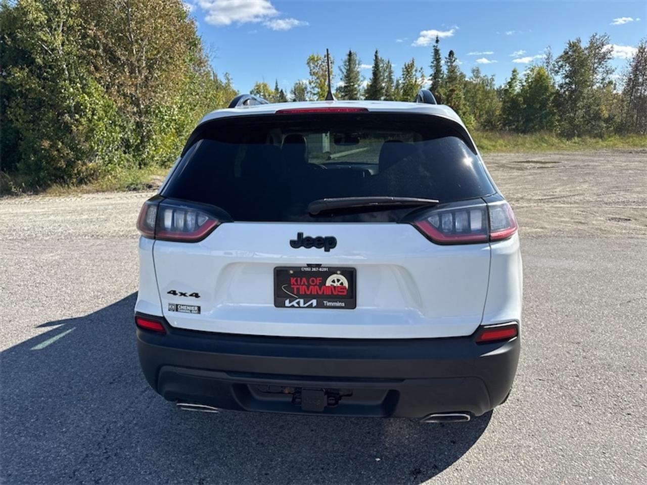 2022 Jeep Cherokee Altitude  Panoramic Sunroof - Low Mileage Photo