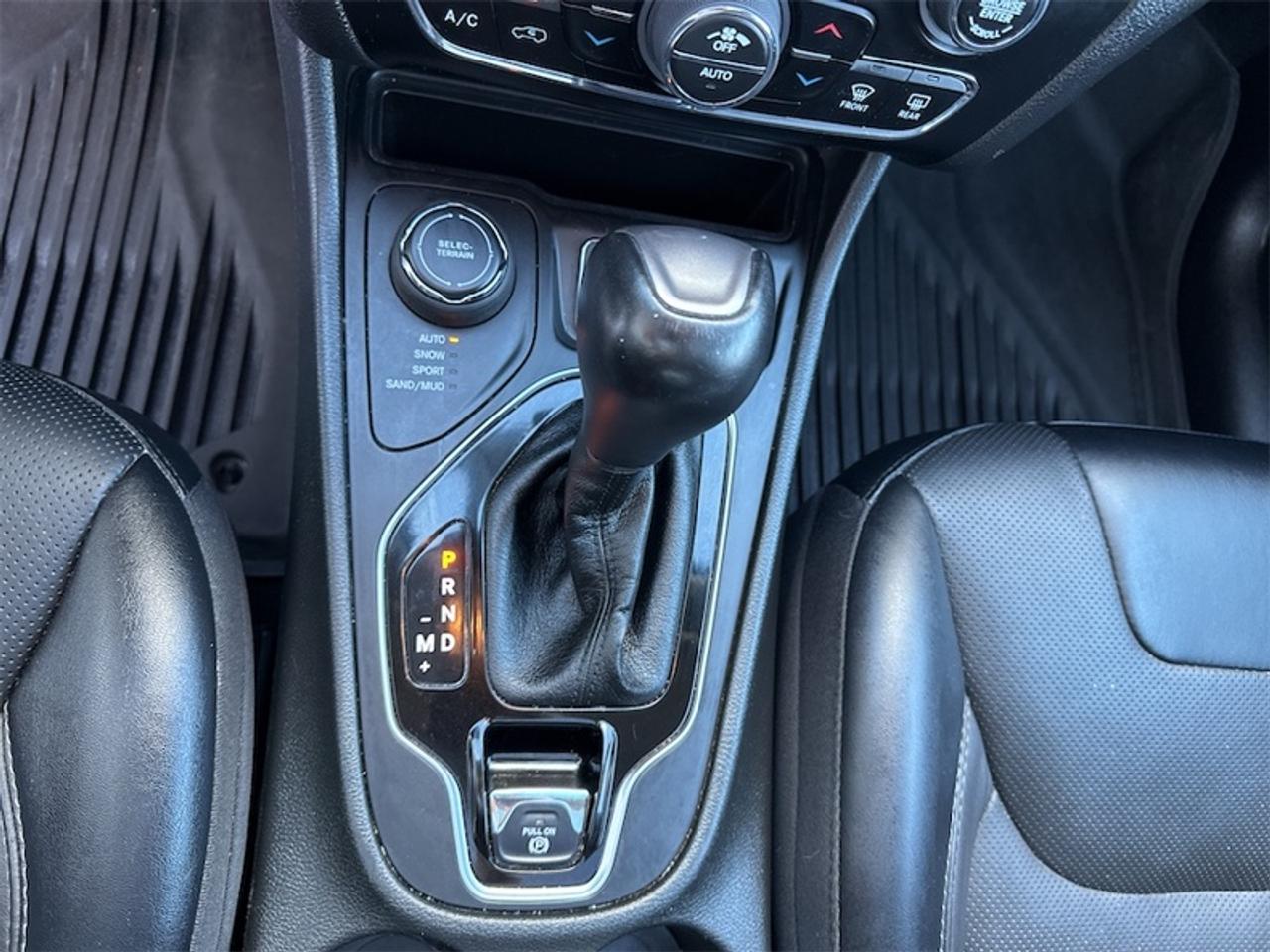 2022 Jeep Cherokee Altitude  Panoramic Sunroof - Low Mileage Photo