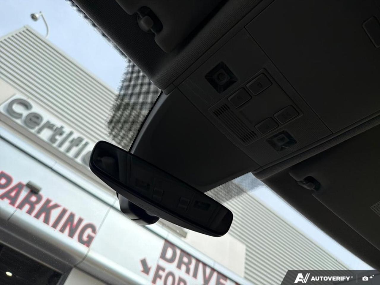 2024 Volkswagen Tiguan Comfortline  - Power Liftgate Photo
