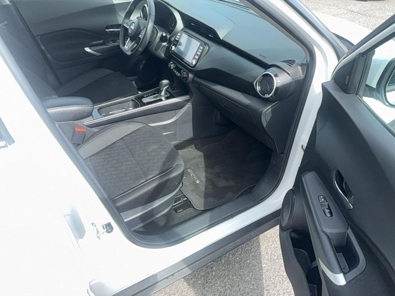 2025 Nissan Kicks Play SV