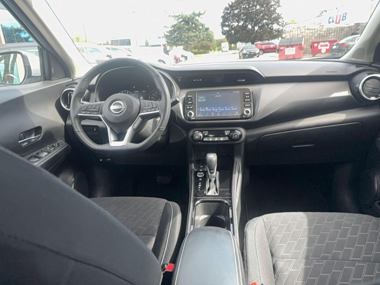 2025 Nissan Kicks Play SV