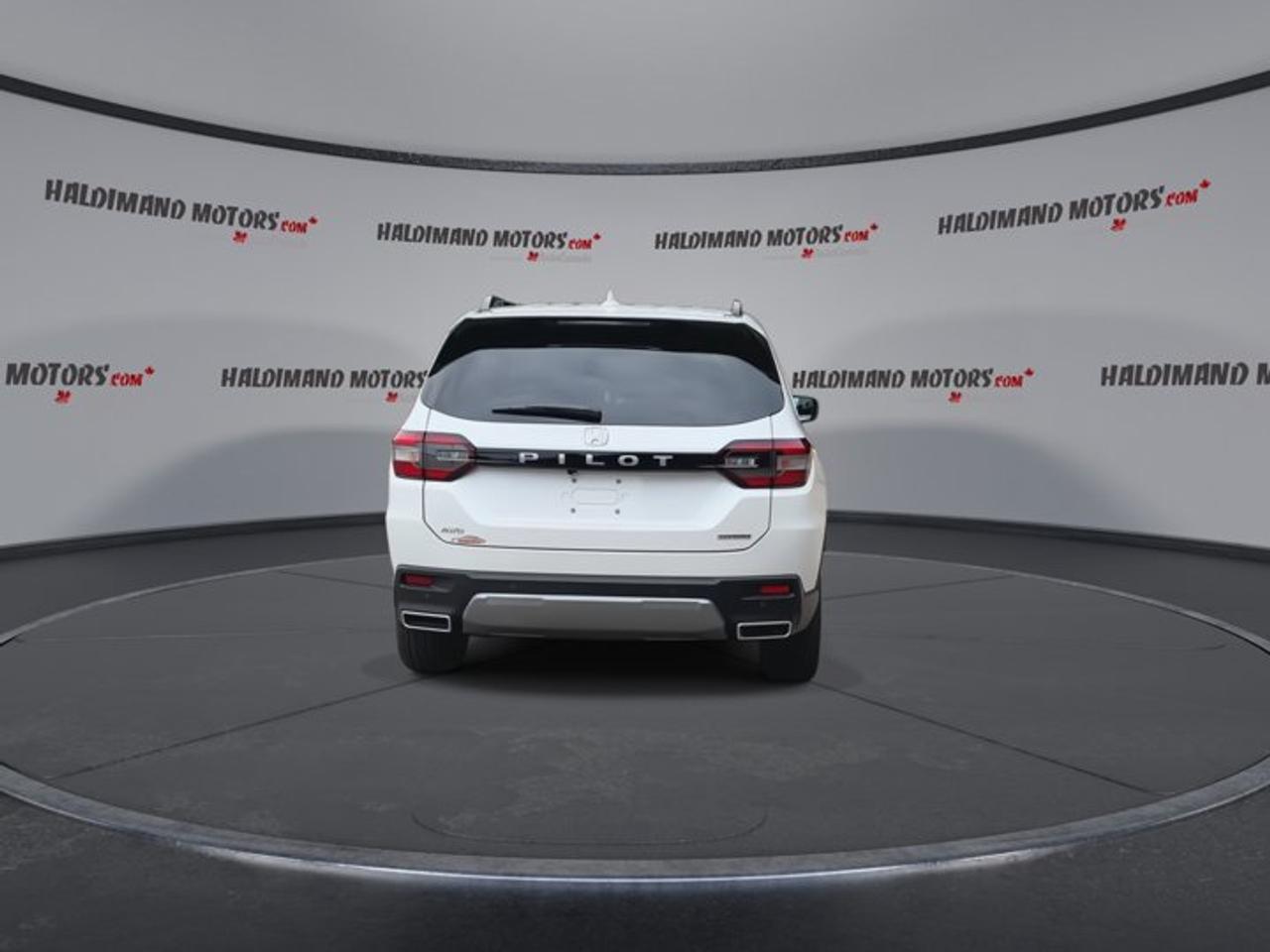 2026 Honda Pilot Touring AWD | One Owner | No Accidents | Vent. Front Seats Photo