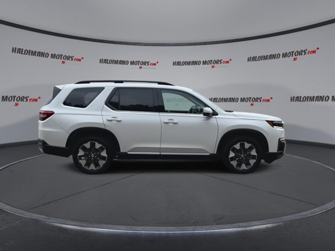 2026 Honda Pilot Touring AWD | One Owner | No Accidents | Vent. Front Seats Photo