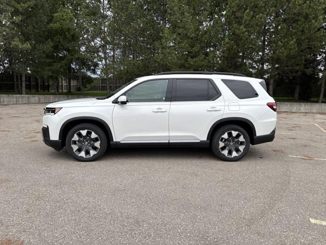 2026 Honda Pilot Touring AWD | One Owner | No Accidents | Vent. Front Seats Photo