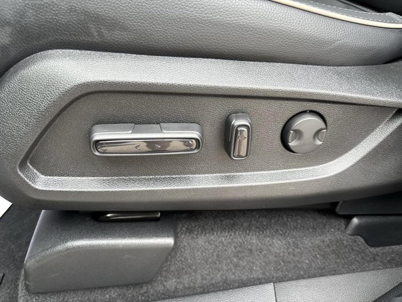 2026 Honda Pilot Touring AWD | One Owner | No Accidents | Vent. Front Seats Photo