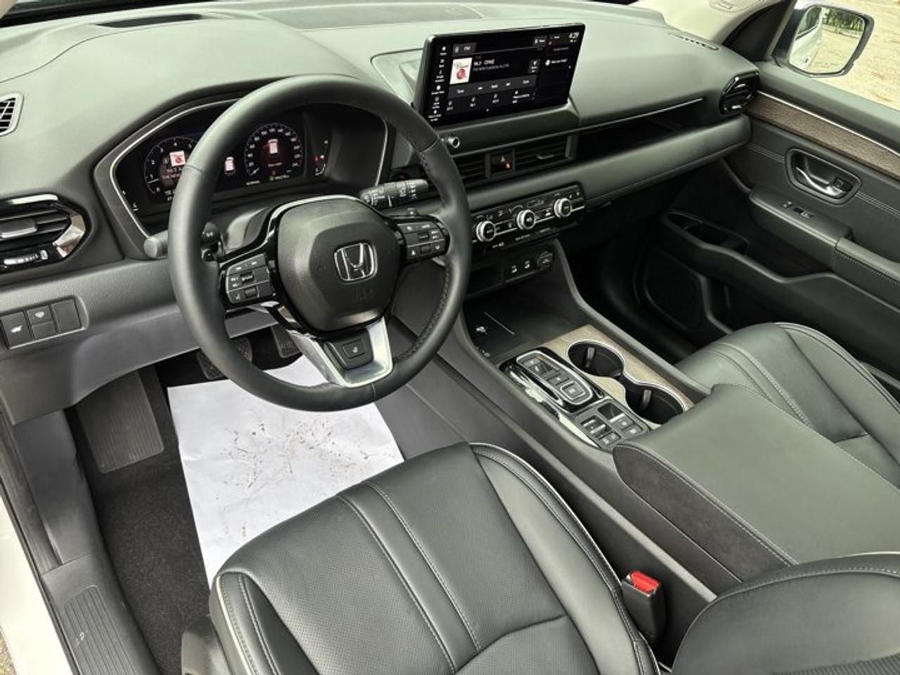 2026 Honda Pilot Touring AWD | One Owner | No Accidents | Vent. Front Seats Photo