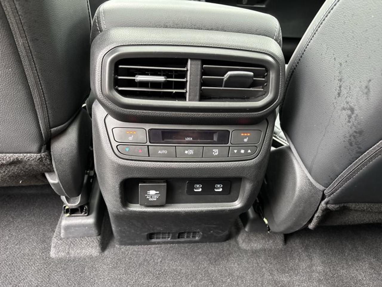 2026 Honda Pilot Touring AWD | One Owner | No Accidents | Vent. Front Seats Photo