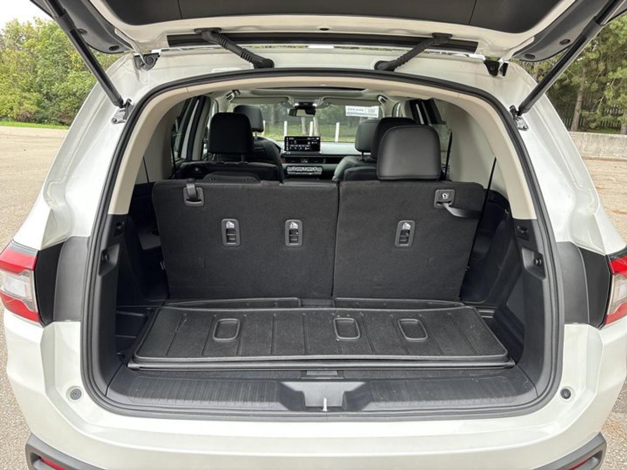 2026 Honda Pilot Touring AWD | One Owner | No Accidents | Vent. Front Seats Photo