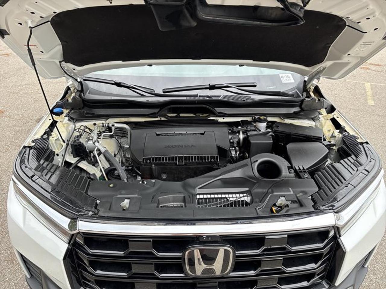 2026 Honda Pilot Touring AWD | One Owner | No Accidents | Vent. Front Seats Photo