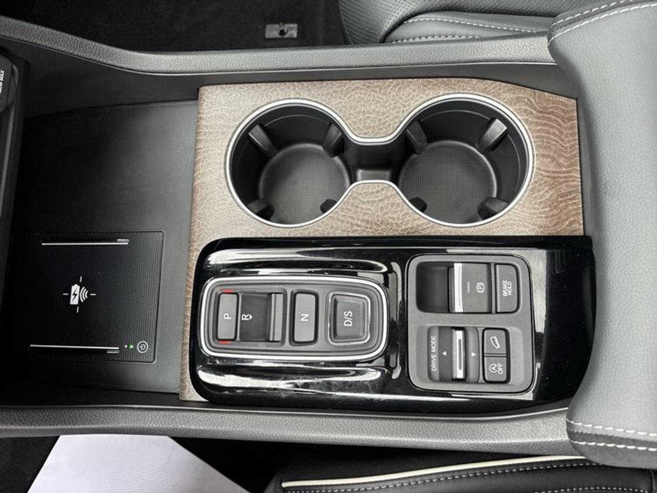 2026 Honda Pilot Touring AWD | One Owner | No Accidents | Vent. Front Seats Photo