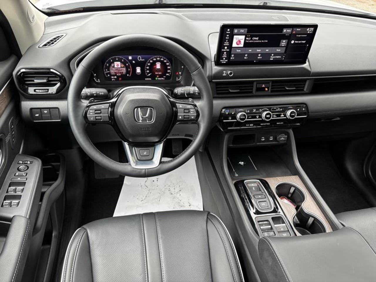 2026 Honda Pilot Touring AWD | One Owner | No Accidents | Vent. Front Seats Photo