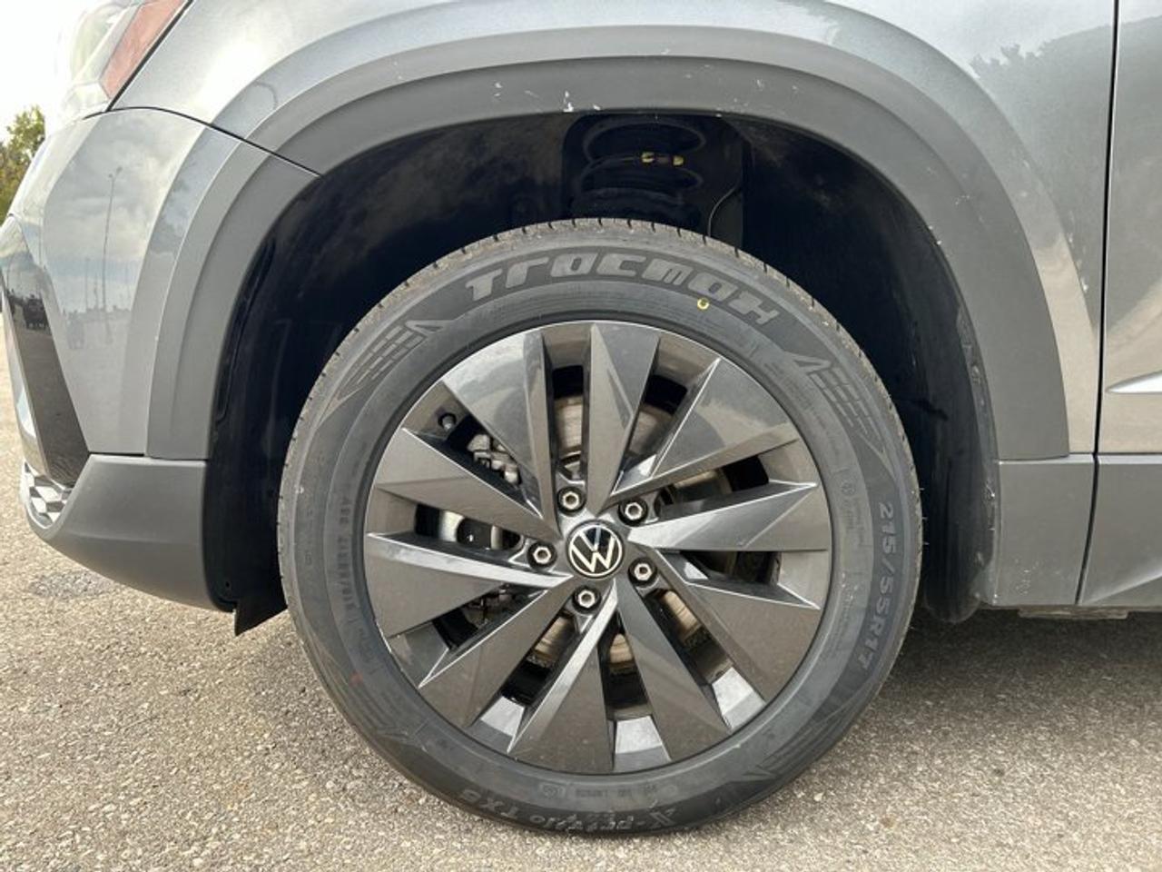 2024 Volkswagen Taos Comfortline FWD | No Accidents | Heated Steering Wheel Photo