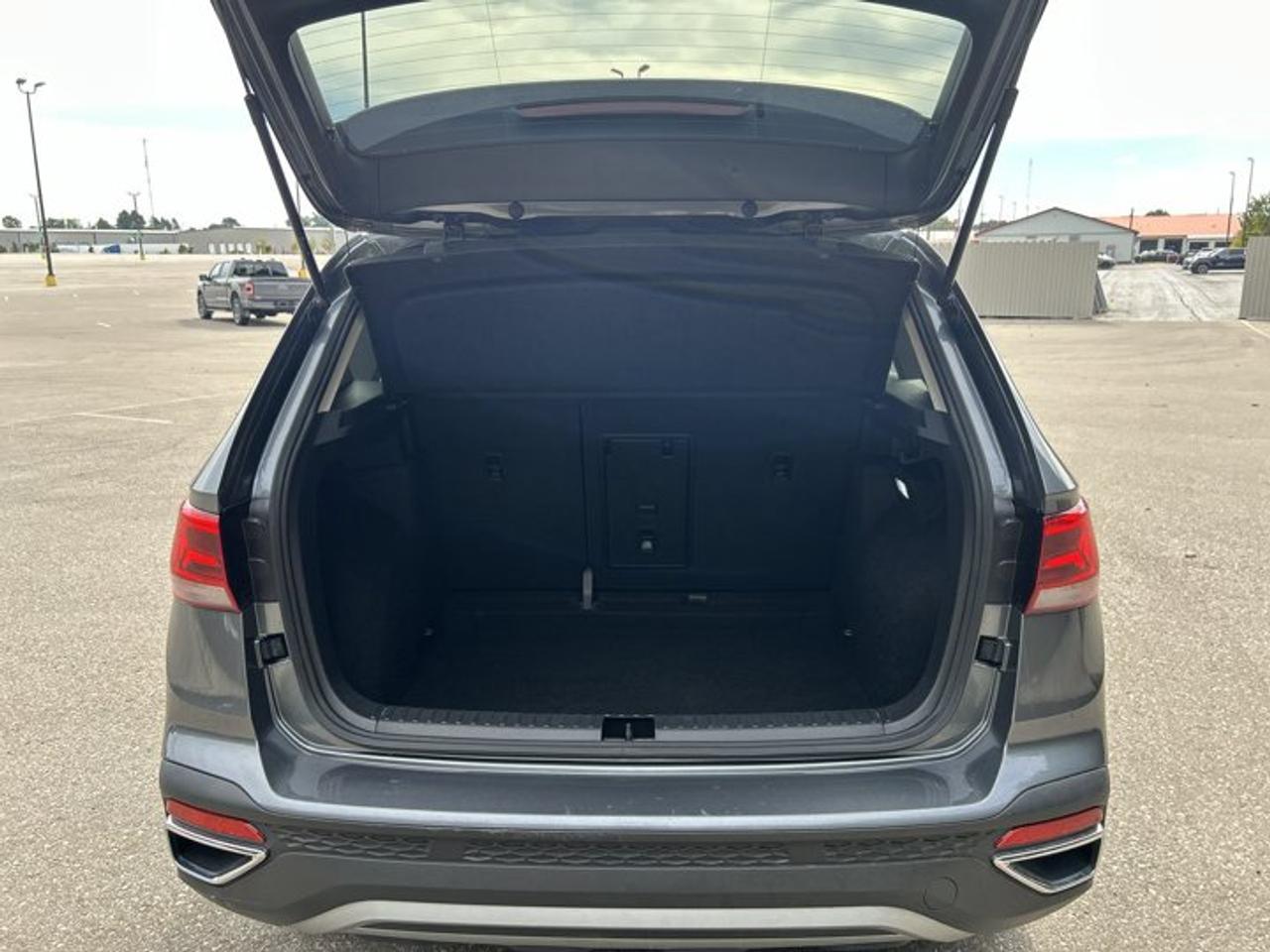 2024 Volkswagen Taos Comfortline FWD | No Accidents | Heated Steering Wheel Photo