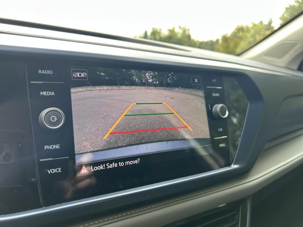 2024 Volkswagen Taos Comfortline FWD | No Accidents | Heated Steering Wheel Photo