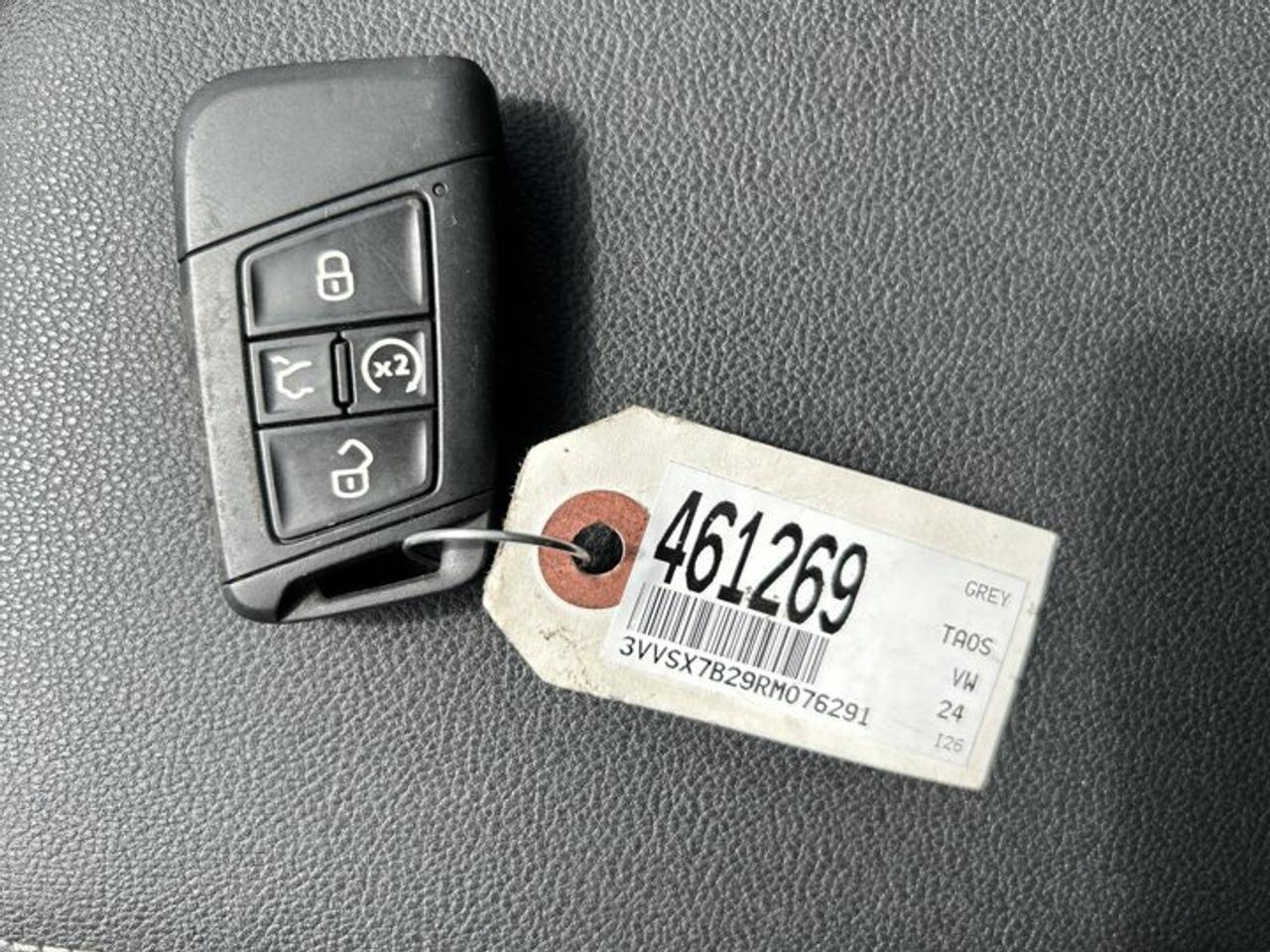 2024 Volkswagen Taos Comfortline FWD | No Accidents | Heated Steering Wheel Photo