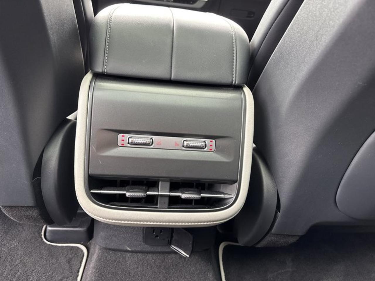 2025 Lincoln Nautilus Premiere AWD | One Owner | No Accidents | Leather Seats Photo