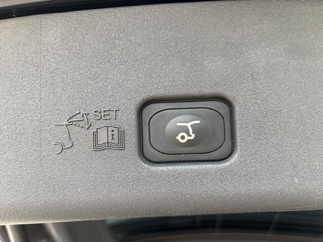2025 Lincoln Nautilus Premiere AWD | One Owner | No Accidents | Leather Seats Photo