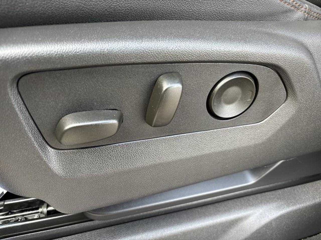 2025 GMC Sierra 1500 AT4 Crew Cab 6' Box 4WD | No Accidents | Vent. Front Seats Photo