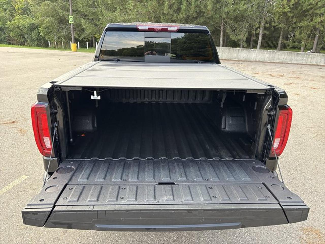 2025 GMC Sierra 1500 AT4 Crew Cab 6' Box 4WD | No Accidents | Vent. Front Seats Photo