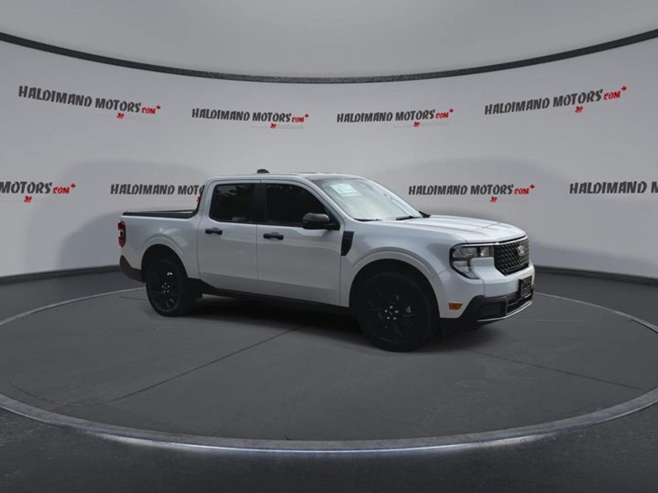 2025 Ford Maverick XLT SuperCrew AWD | One Owner | No Accidents Photo