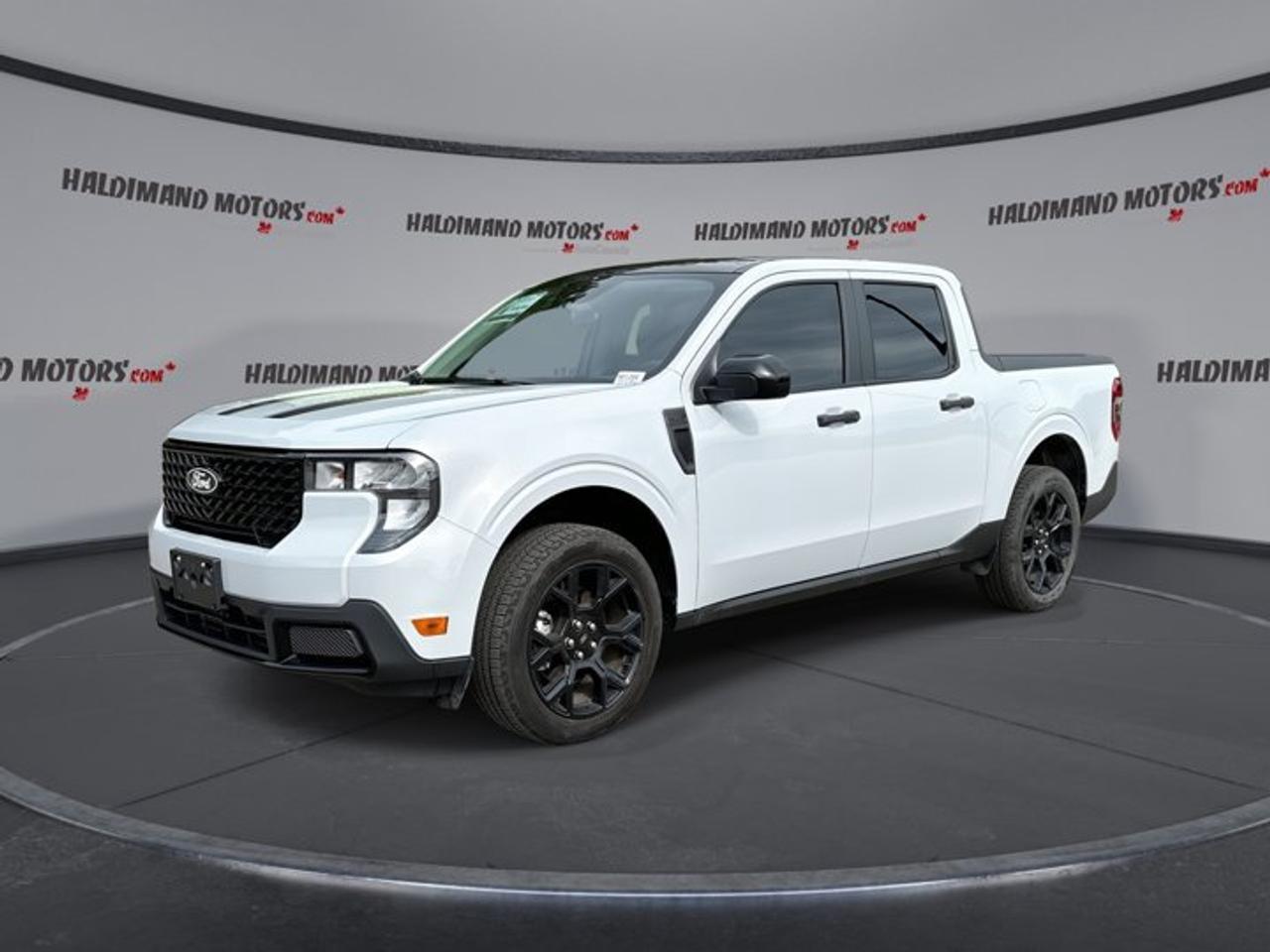 2025 Ford Maverick XLT SuperCrew AWD | One Owner | No Accidents Photo