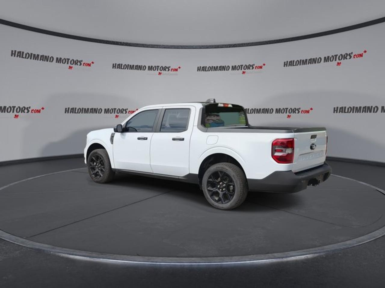 2025 Ford Maverick XLT SuperCrew AWD | One Owner | No Accidents Photo