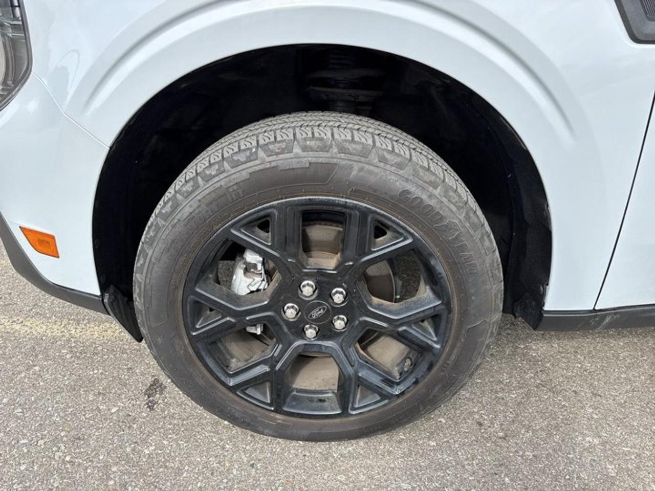 2025 Ford Maverick XLT SuperCrew AWD | One Owner | No Accidents Photo