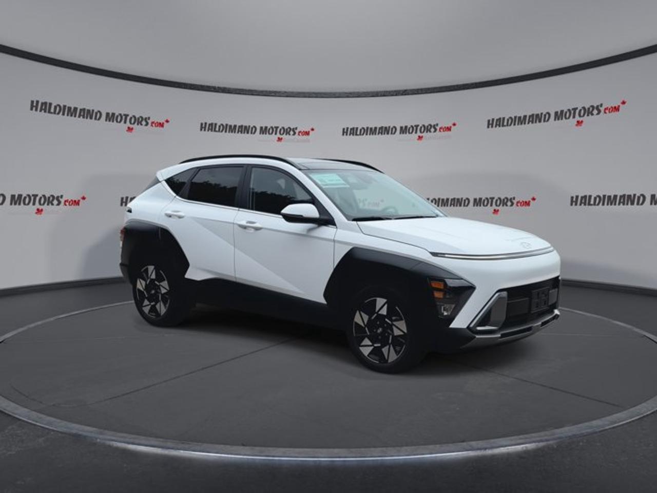 2025 Hyundai KONA Preferred AWD | No Accidents | Leather Seats Photo5