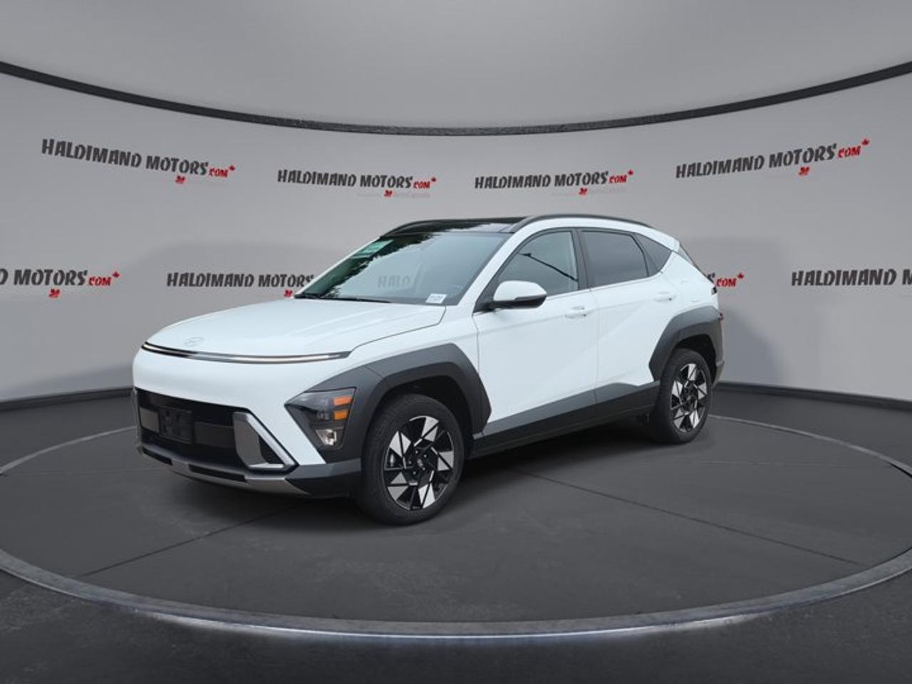 2025 Hyundai KONA Preferred AWD | No Accidents | Leather Seats Photo3