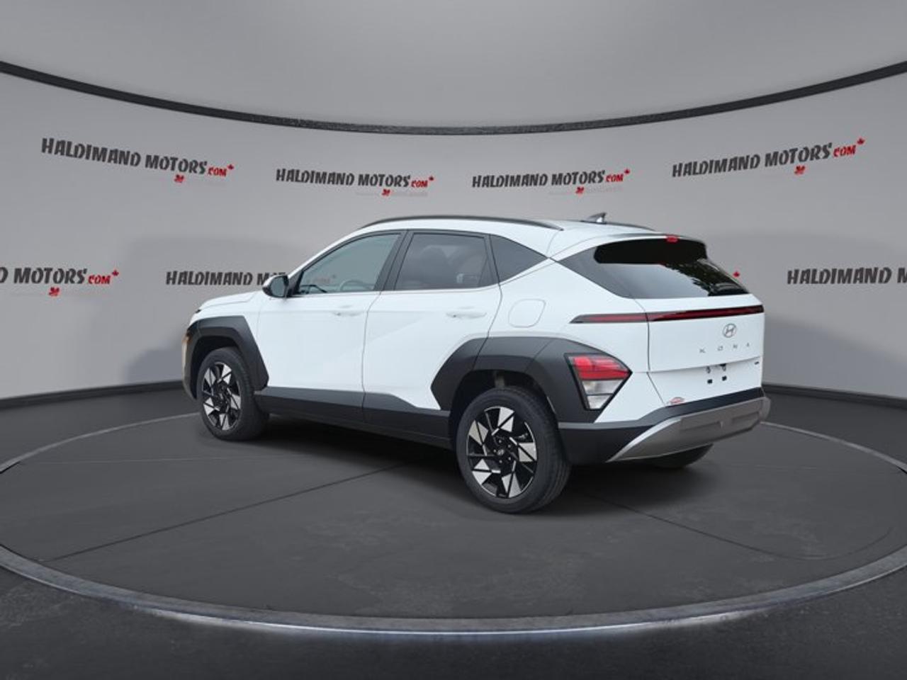 2025 Hyundai KONA Preferred AWD | No Accidents | Leather Seats Photo