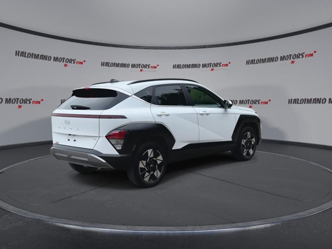 2025 Hyundai KONA Preferred AWD | No Accidents | Leather Seats Photo
