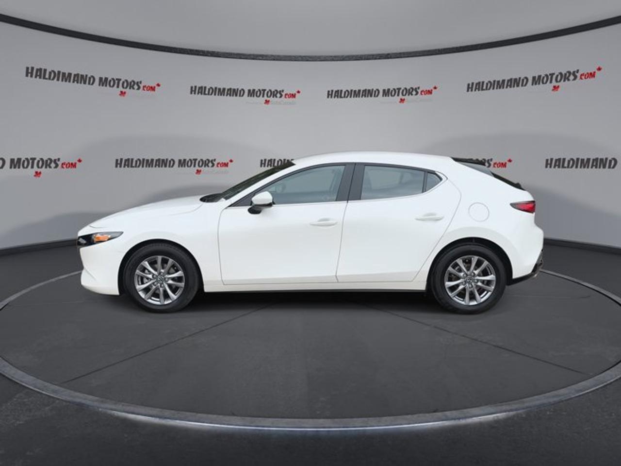 2025 Mazda MAZDA3 Sport GX FWD | No Accidents Photo