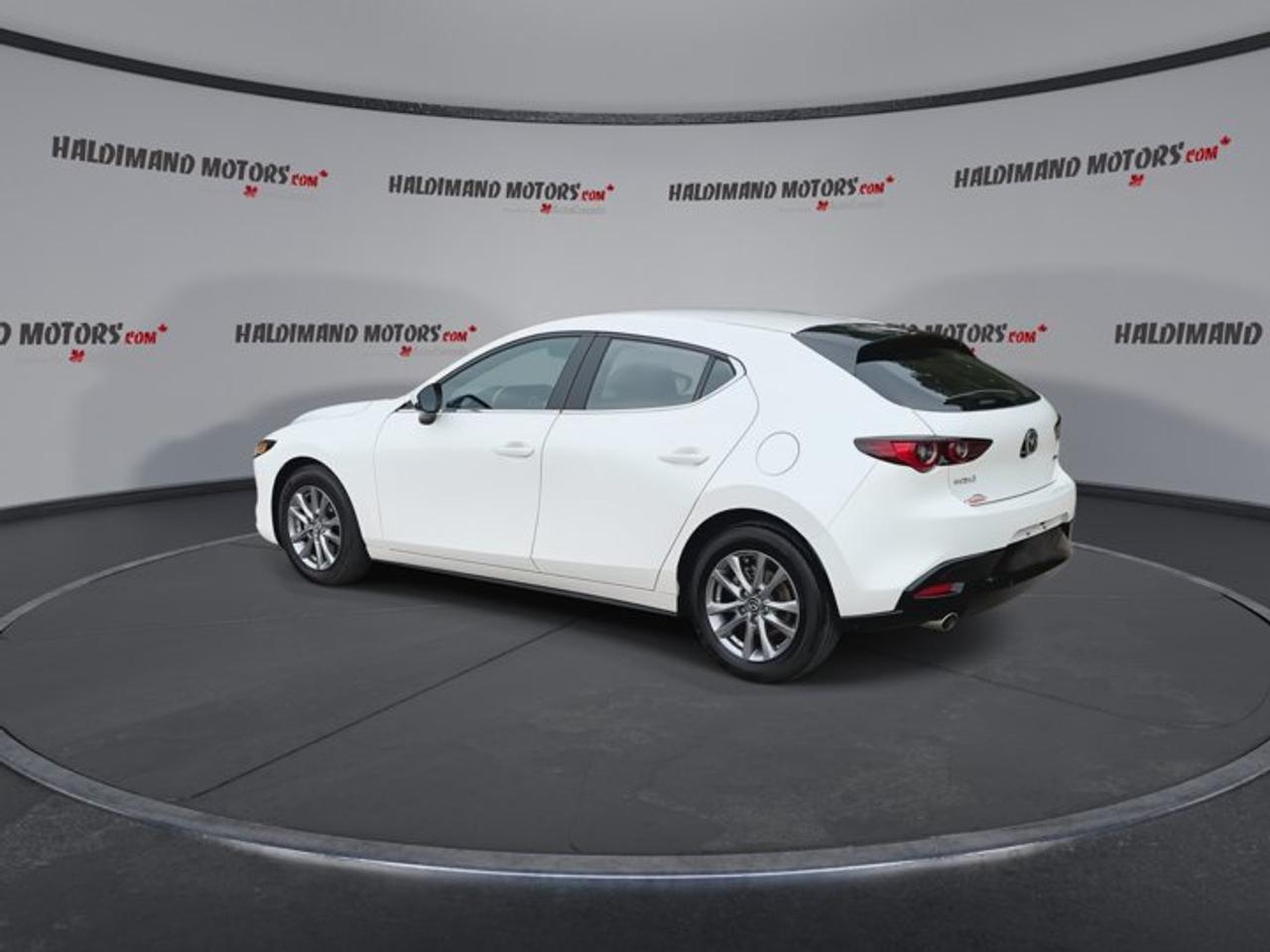 2025 Mazda MAZDA3 Sport GX FWD | No Accidents Photo