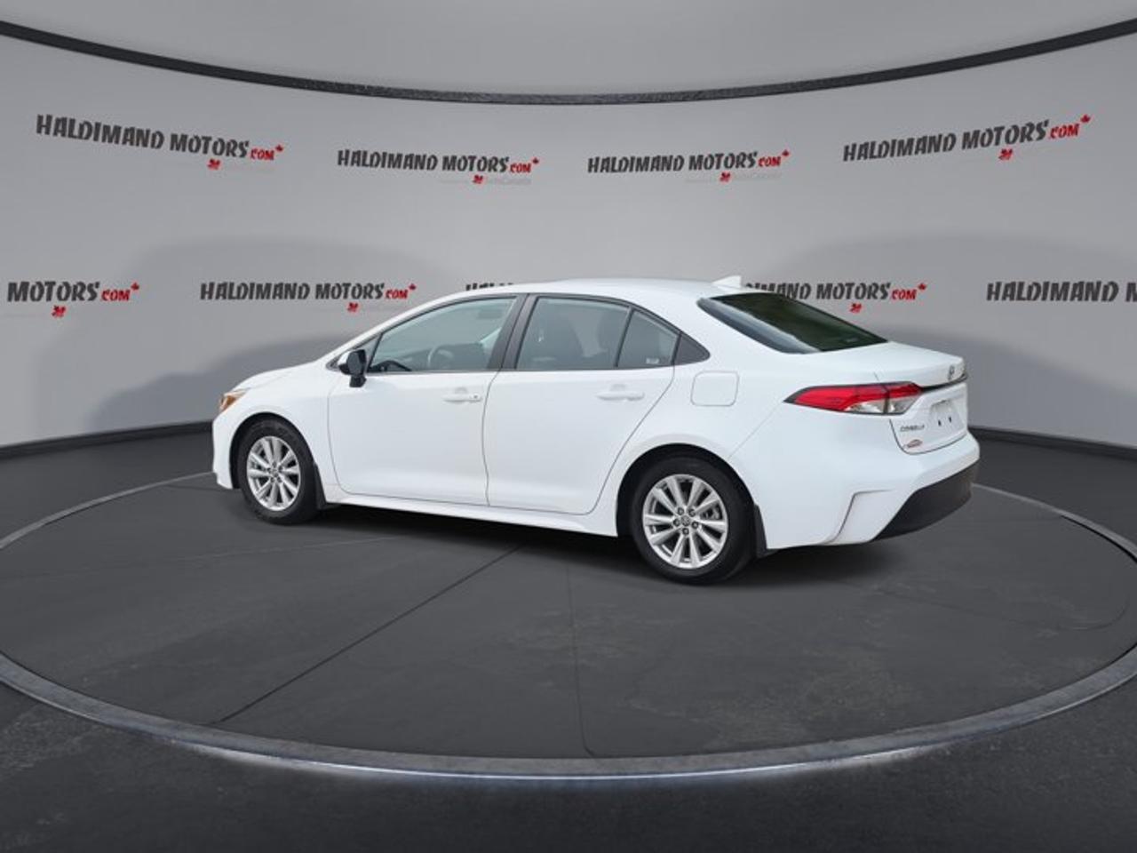 2026 Toyota Corolla LE | Sunroof | Heated Steering Wheel Photo