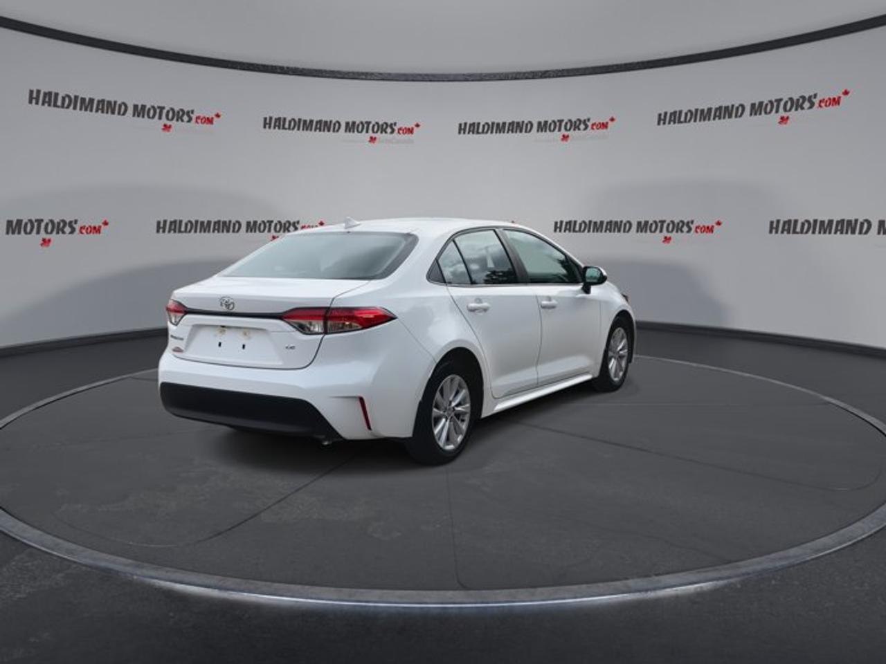 2026 Toyota Corolla LE | Sunroof | Heated Steering Wheel Photo
