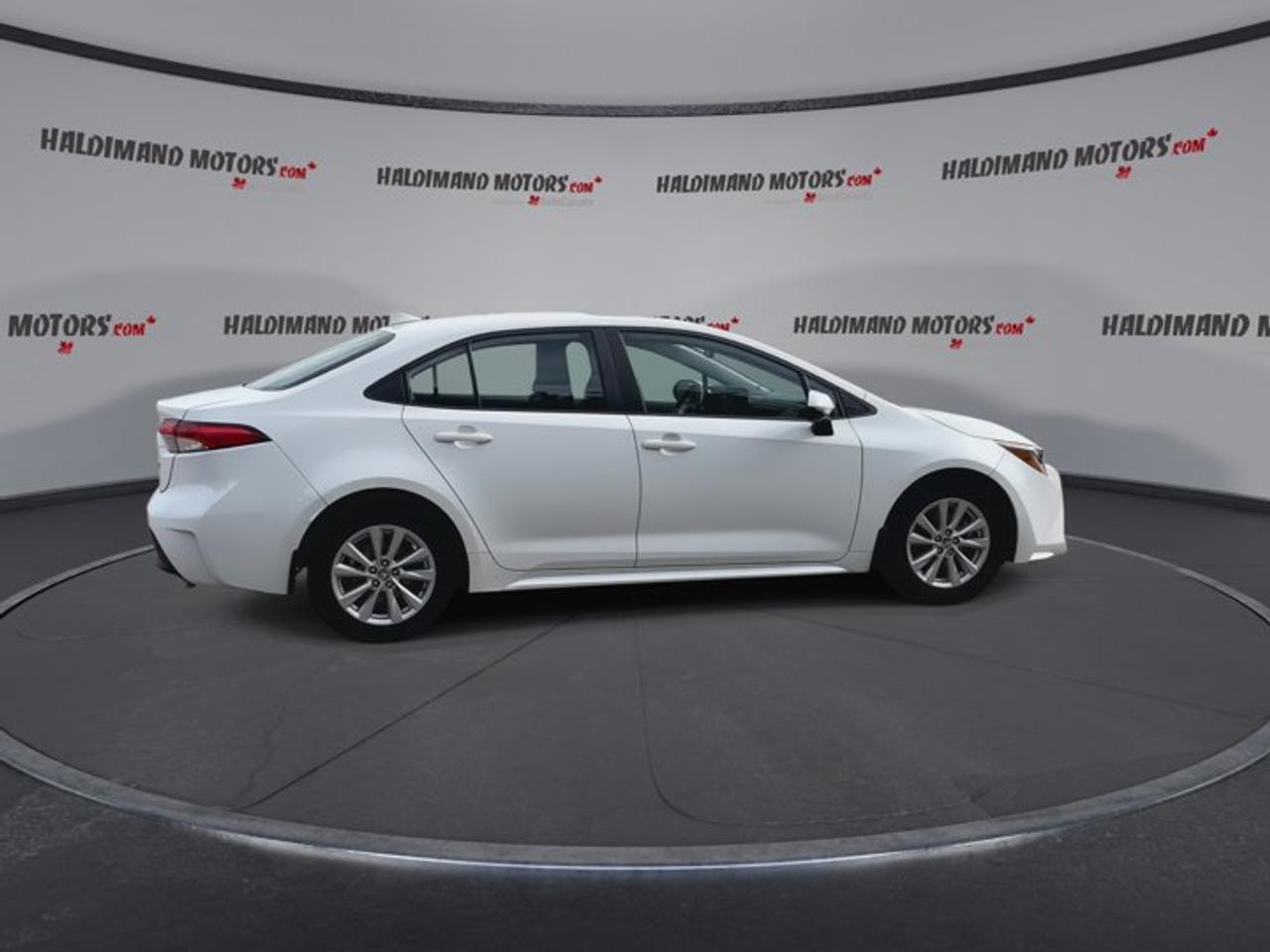 2026 Toyota Corolla LE | Sunroof | Heated Steering Wheel Photo