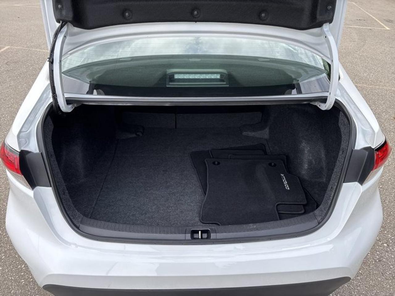 2026 Toyota Corolla LE | Sunroof | Heated Steering Wheel Photo