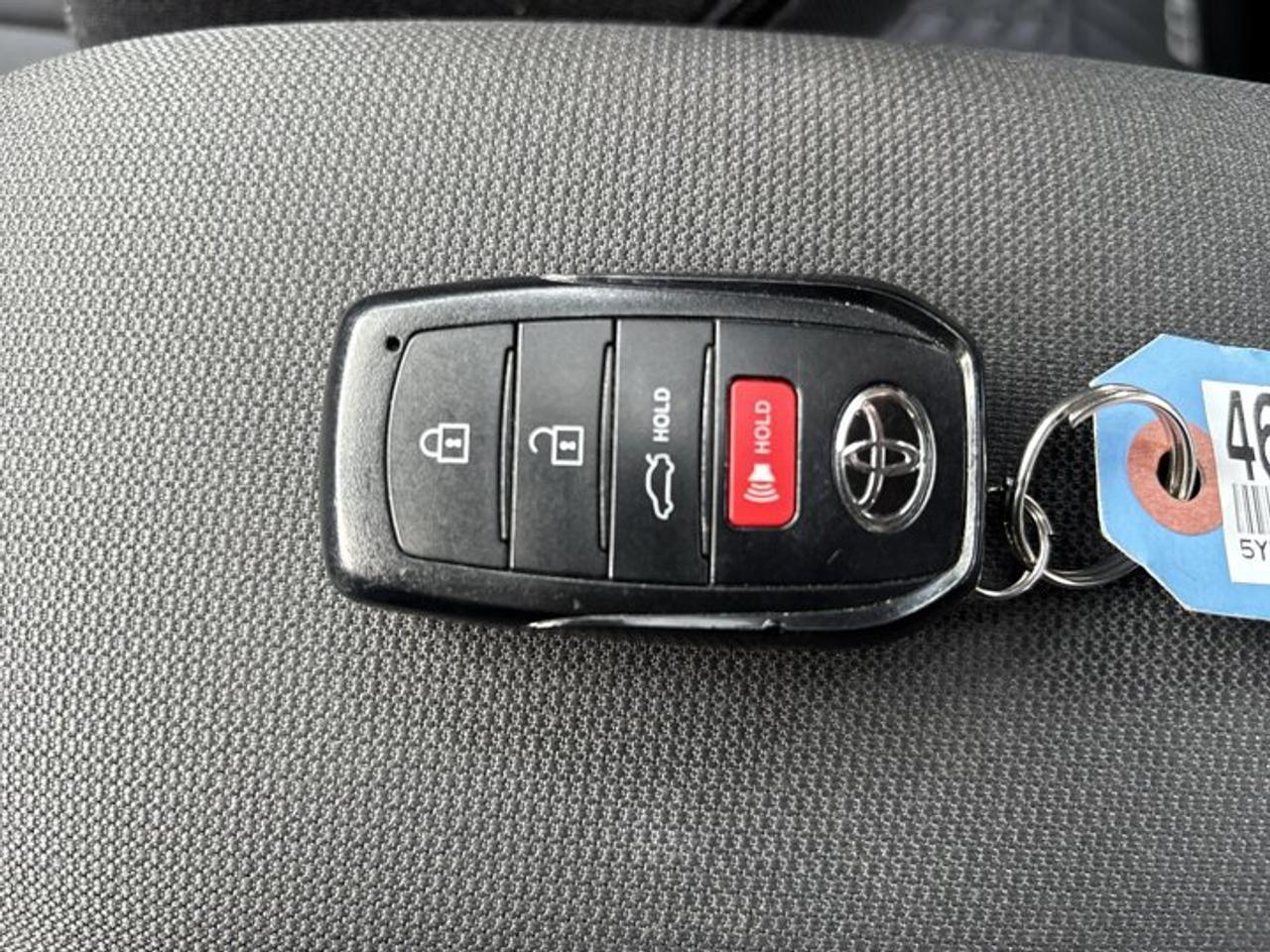 2026 Toyota Corolla LE | Sunroof | Heated Steering Wheel Photo
