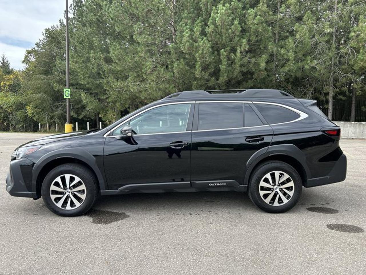 2025 Subaru Outback Touring AWD | No Accidents | Heated Steering Wheel Photo