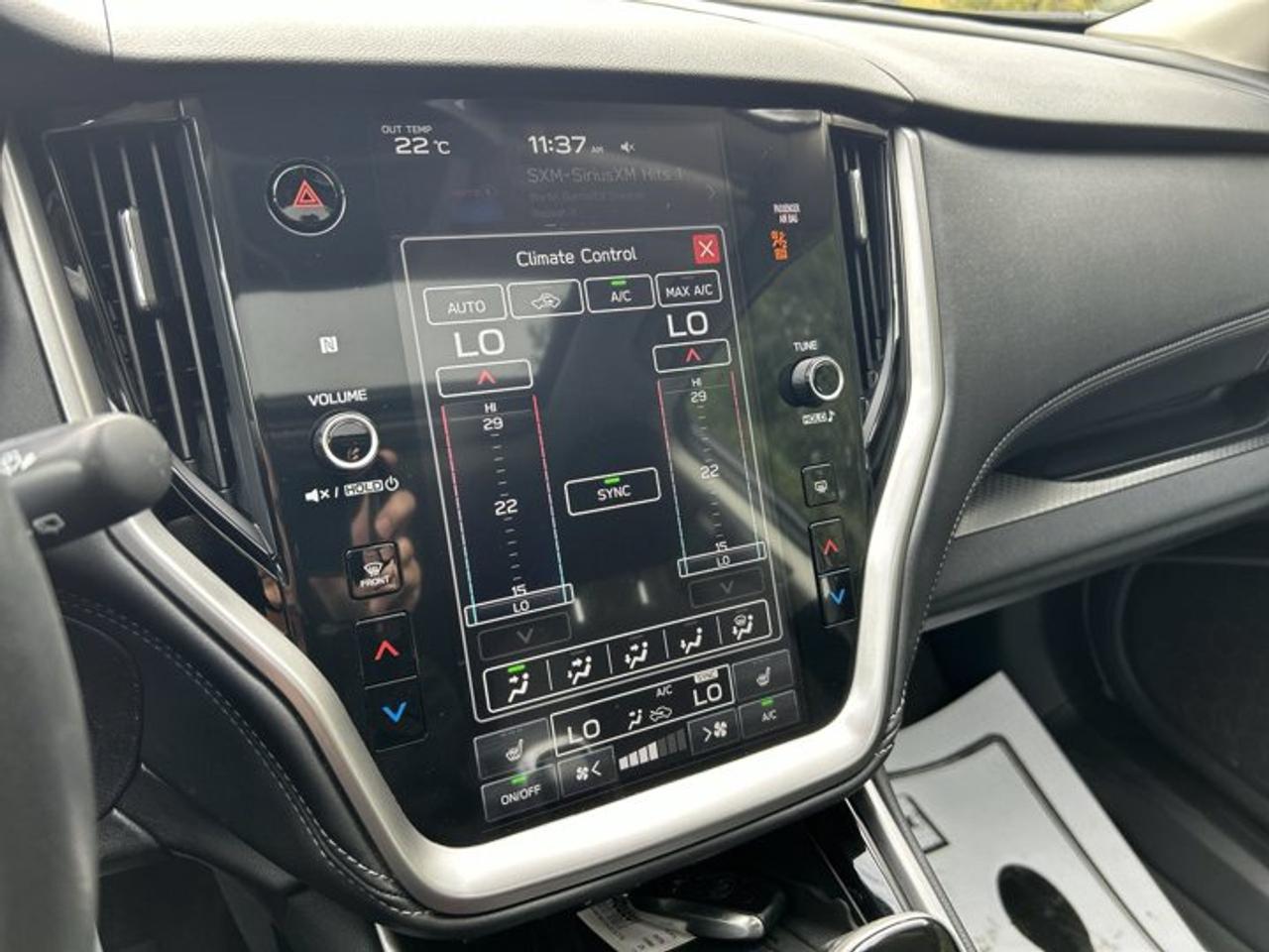 2025 Subaru Outback Touring AWD | No Accidents | Heated Steering Wheel Photo