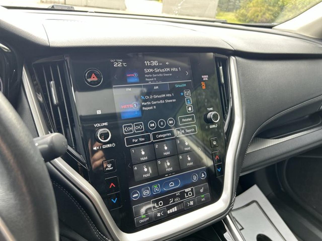 2025 Subaru Outback Touring AWD | No Accidents | Heated Steering Wheel Photo