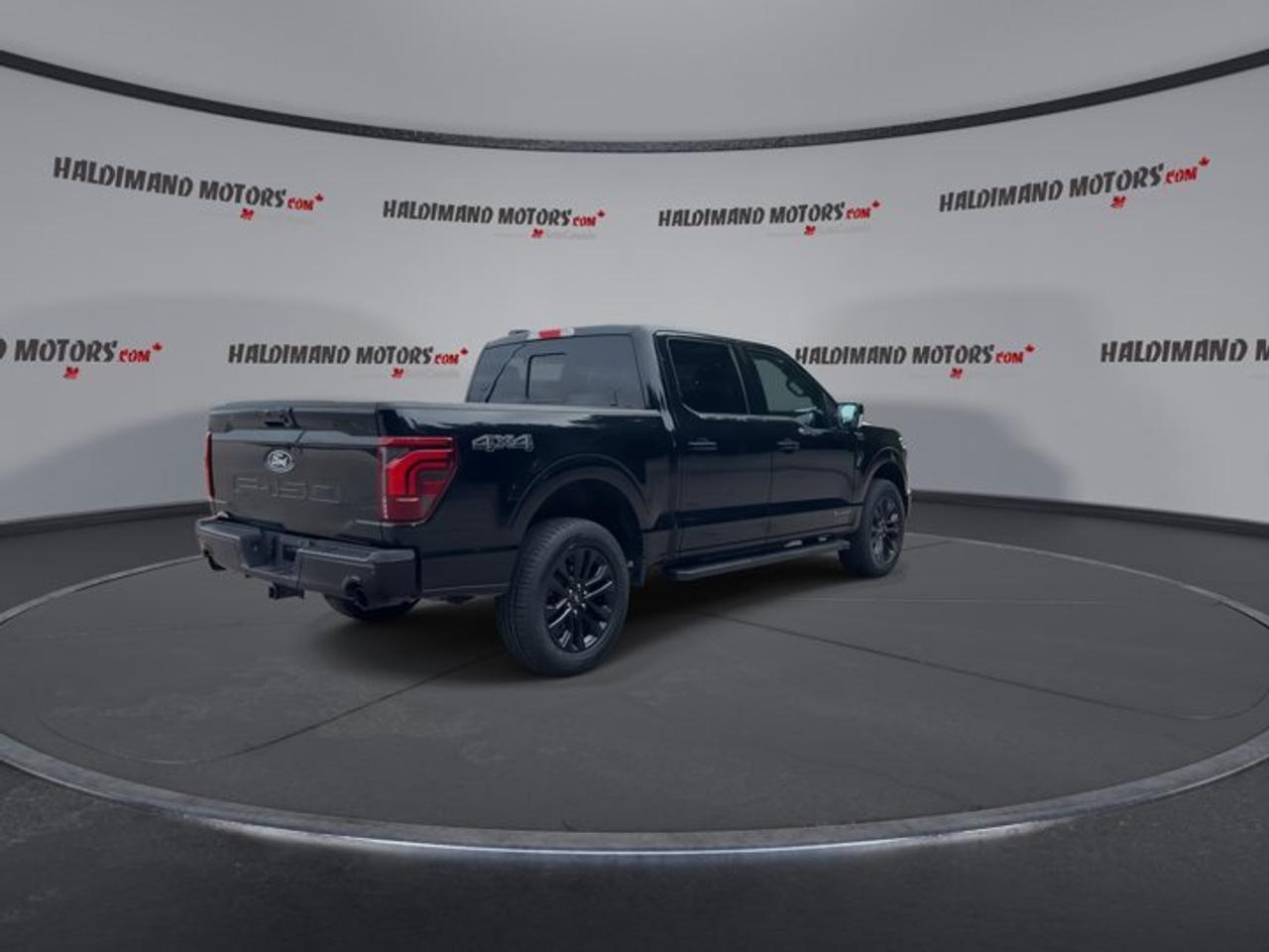 2024 Ford F-150 LARIAT SuperCrew 5.5' Box 4WD | One Owner | Leather Seats Photo
